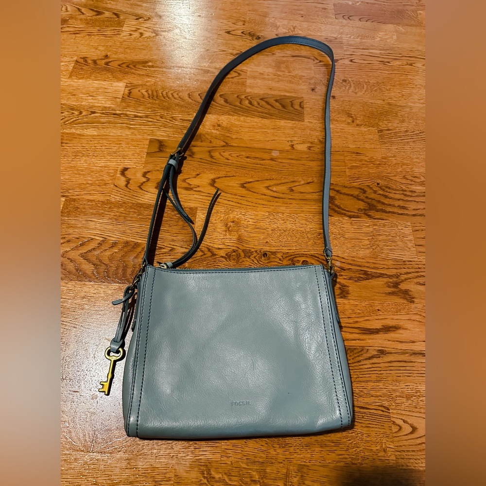 🎉HP!🎉 Fossil🔑 Light Blue Emma Leather Crossbody Bag